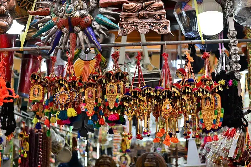 Egypt souks with ancient handmade products