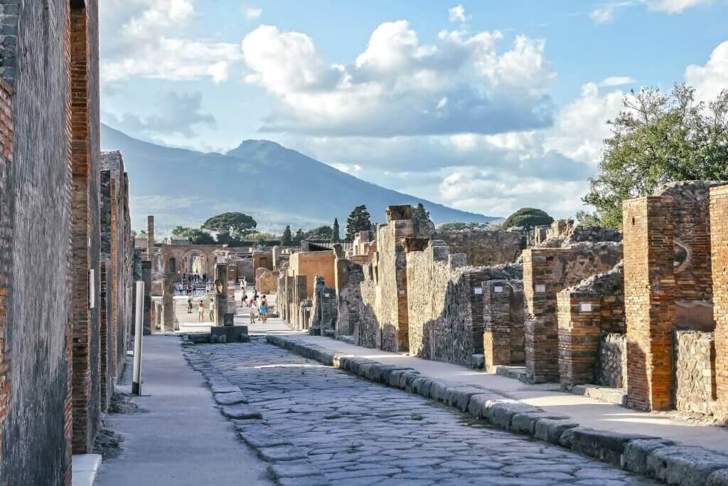 Naples & Pompeii