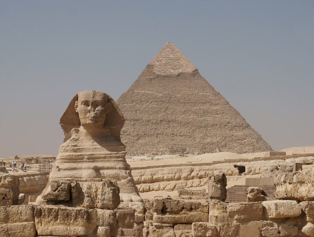 Egypt 9-Day Luxury Private Tour 2 The Great Sphinx with the Pyramid of Khafre behind