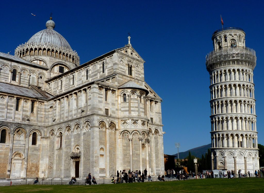 Italy 15-Day Luxury Private Tour 20 The Leaning Tower and cathedral on Piazza dei Miracoli in Pisa