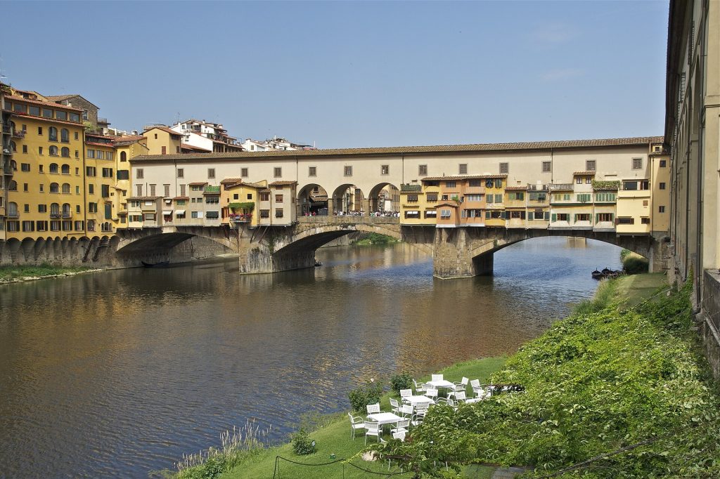 Italy 15-Day Luxury Private Tour 17 Ponte Vecchio over the Arno river in Florence