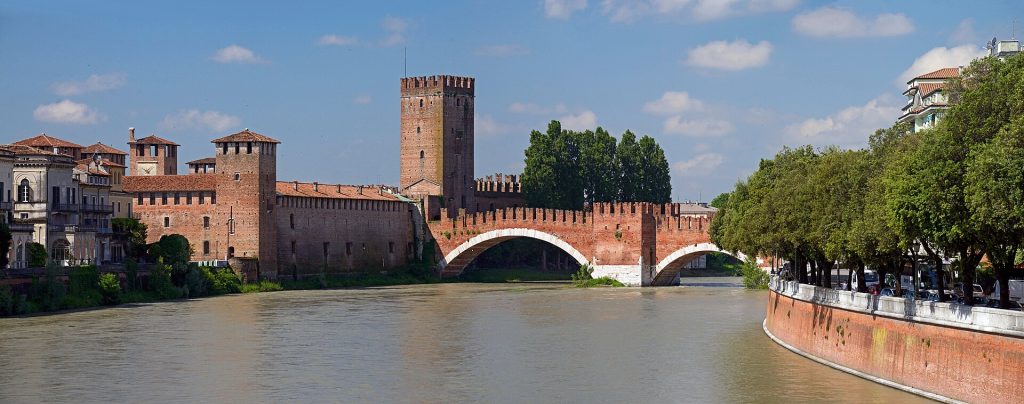 Italy 15-Day Luxury Private Tour 22 The Castelvecchio bridge over the Adige river in Verona